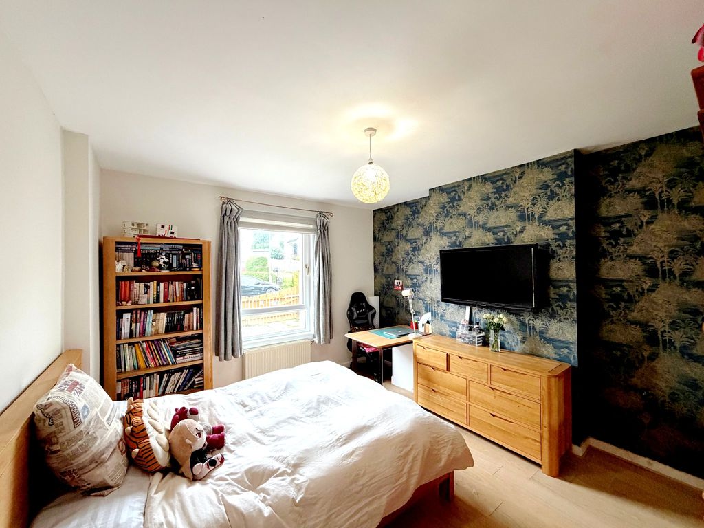 Friarscourt Avenue